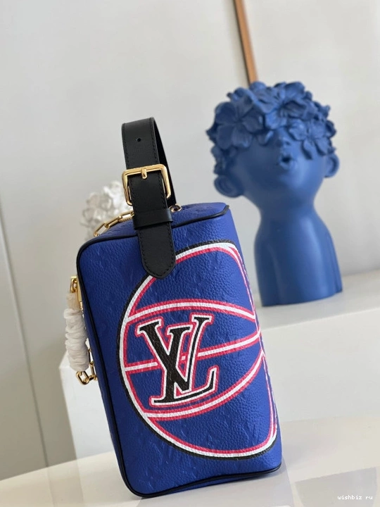 WIS VUITTON KIT LOUIS DOPP 1214